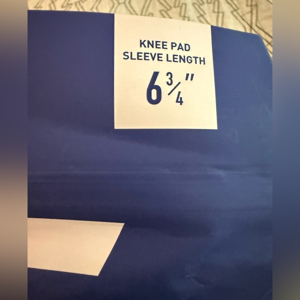 Mizuno Volleyball knee pads- new in package - Picture 3 of 5